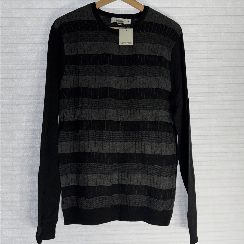 Brand new with tags! Calvin Klein Men's Sweater in Black and Gray. Size M
